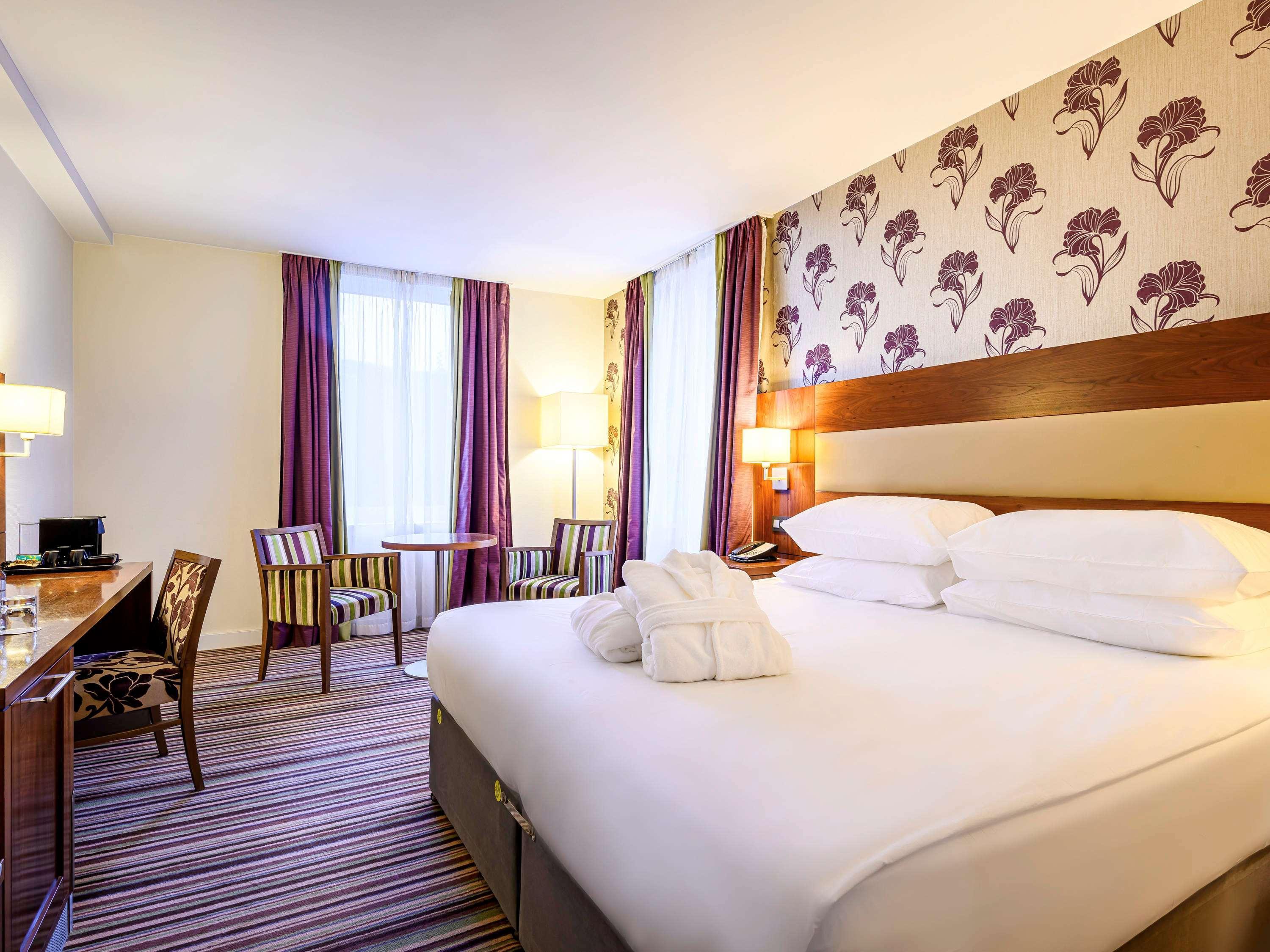 Mercure Centre Hotel 4*