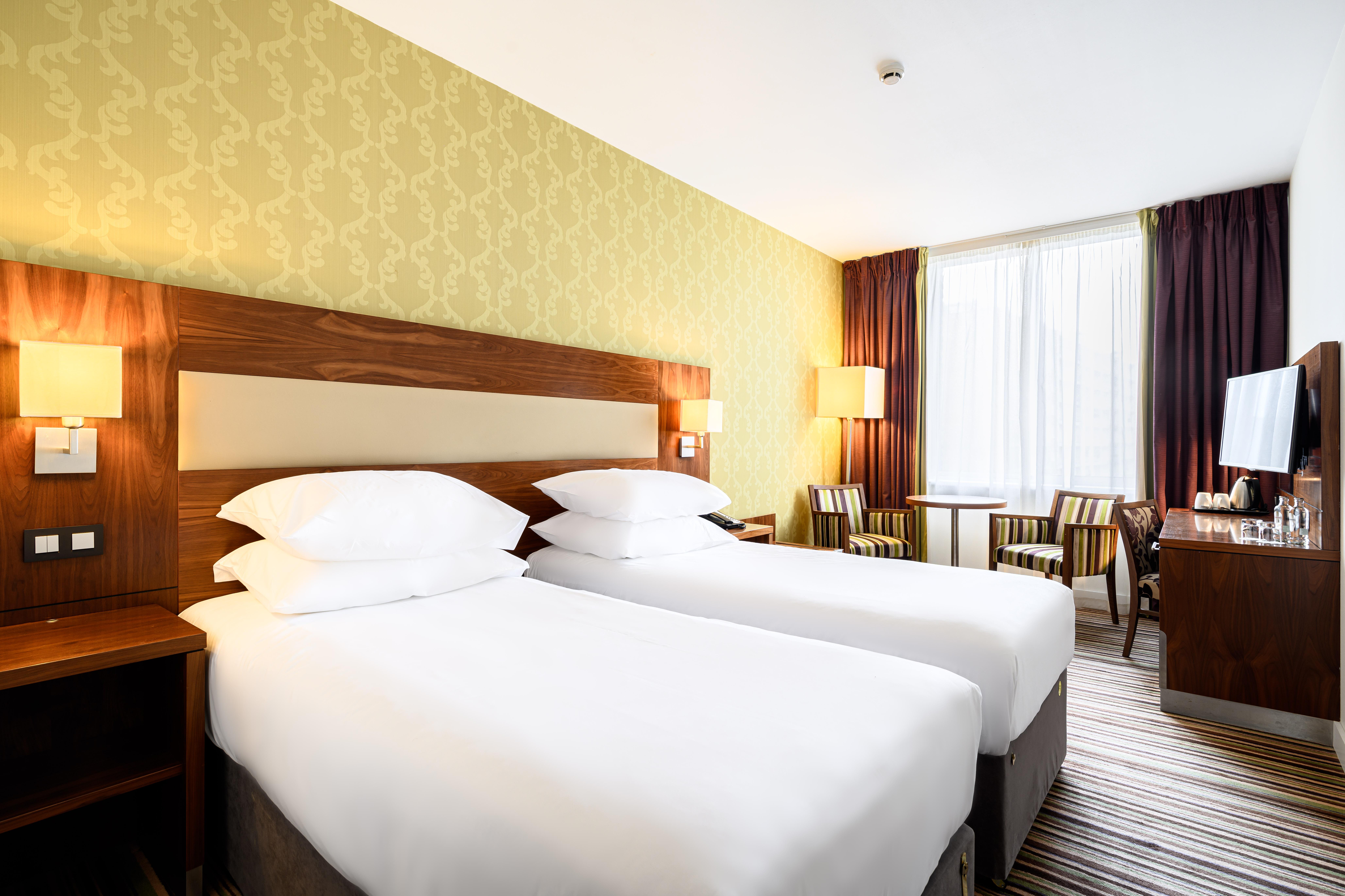 Mercure Centre Hotel 4*
